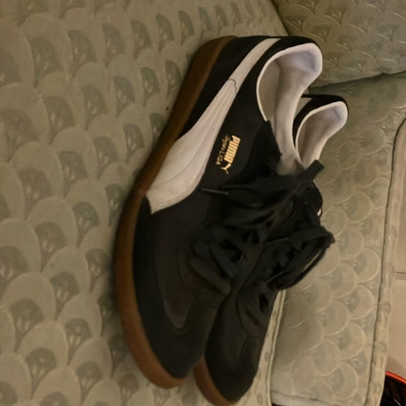 Puma LIGA indoor soccer shoes. Size US 10.5 - Picture 1 of 4